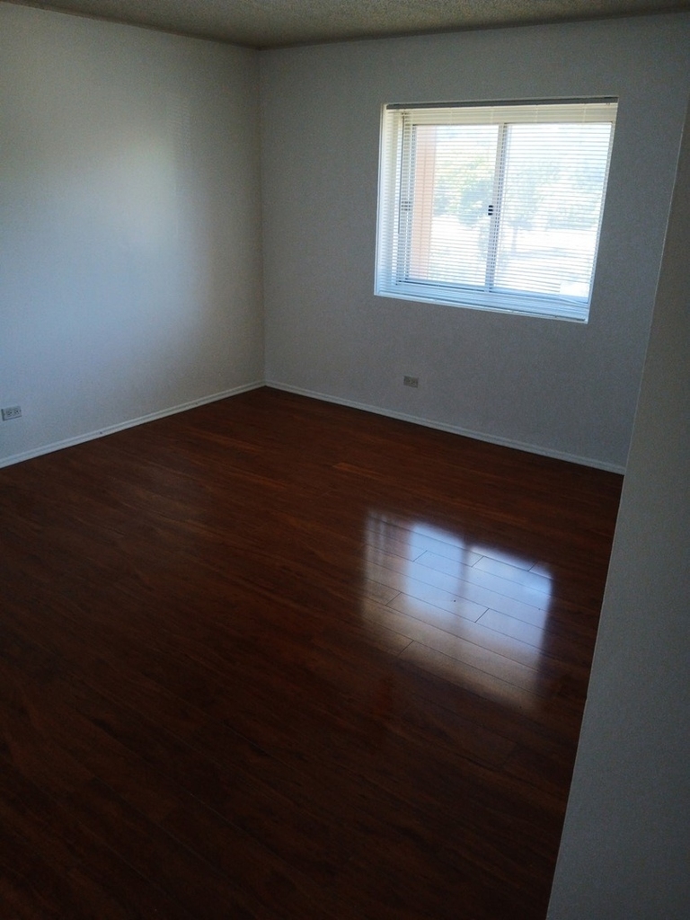3223 W Parkway Drive - Photo 16