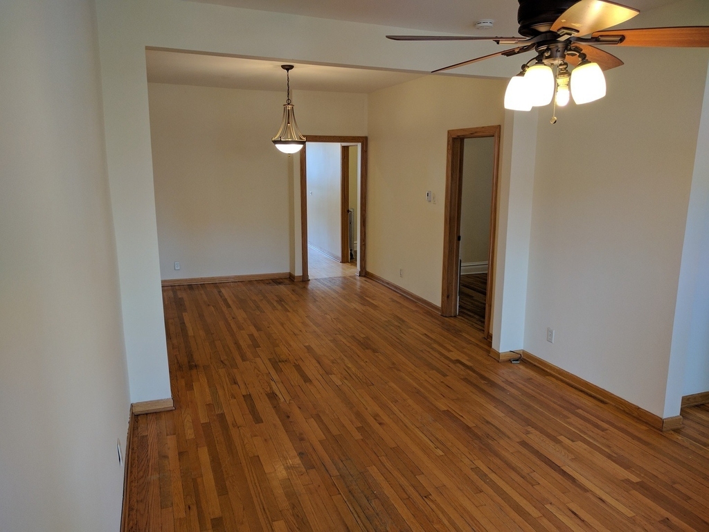 5147 W Cullom Avenue - Photo 2