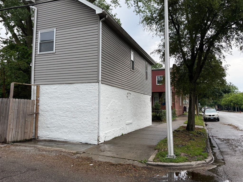 1715 E 70th Street - Photo 14