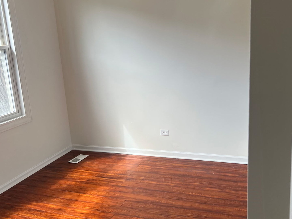1715 E 70th Street - Photo 8