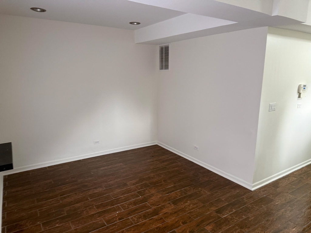 1715 E 70th Street - Photo 2
