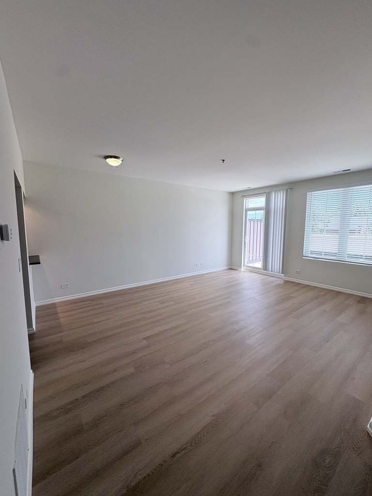 625 Deerfield Road - Photo 7