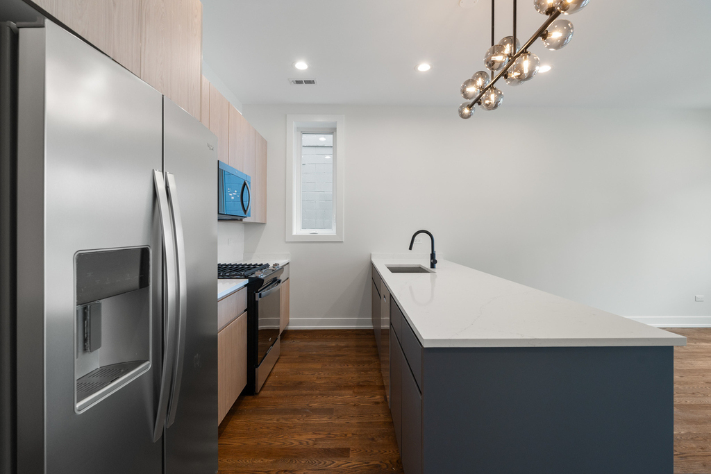 416 E 50th Place - Photo 10
