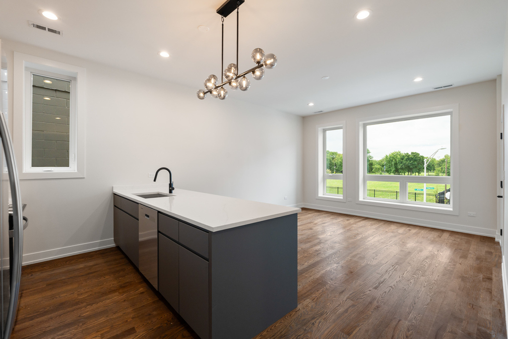 416 E 50th Place - Photo 6