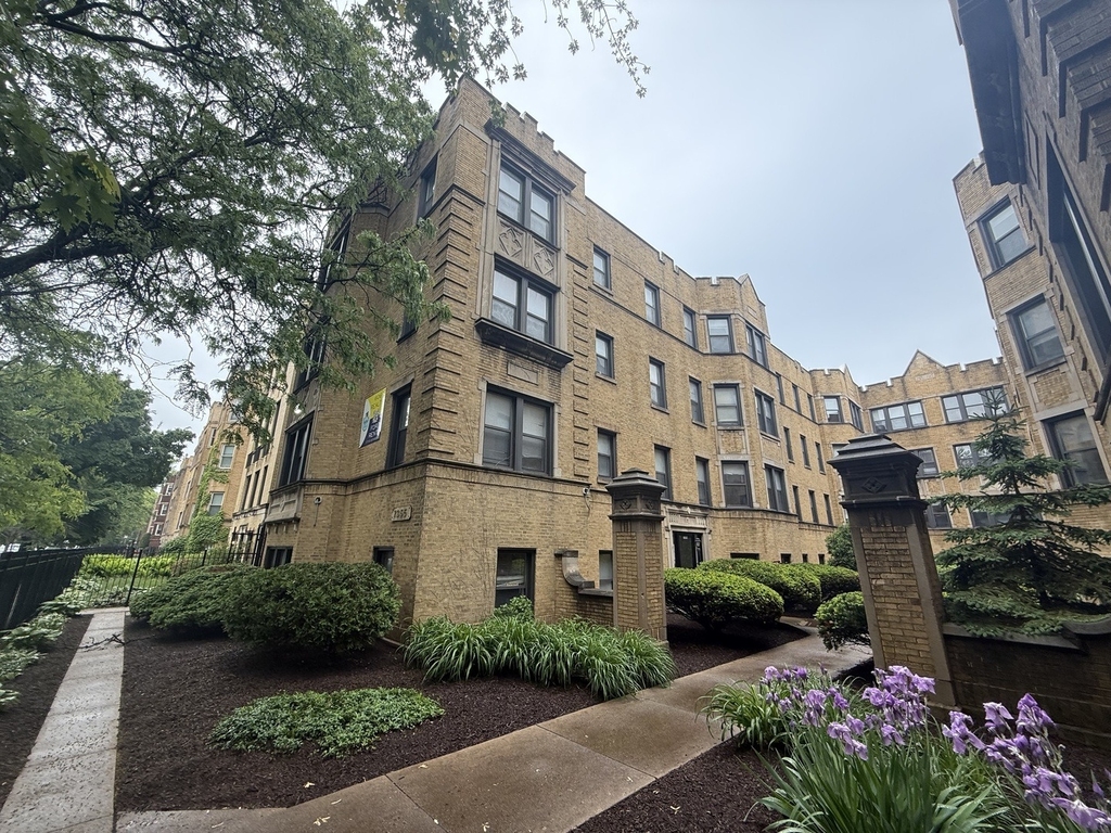 7353 N Damen Avenue - Photo 3