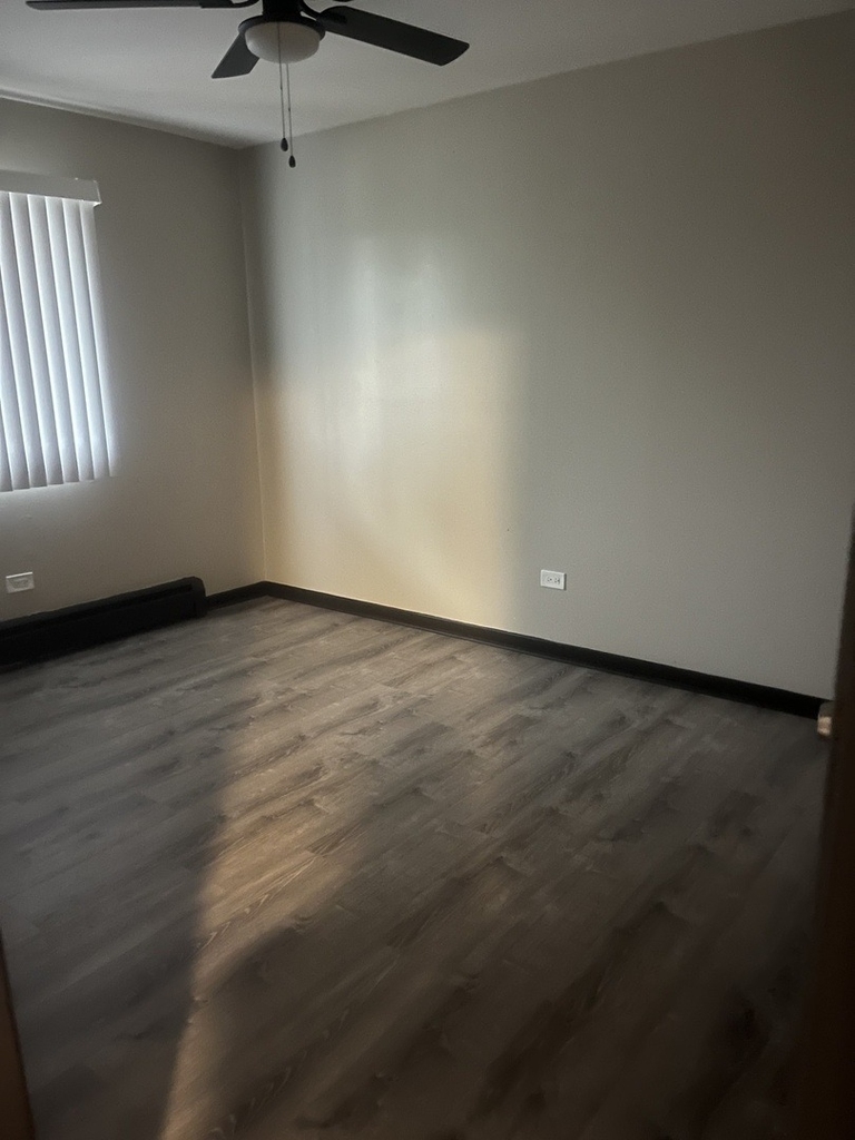 8244 W 87th Street - Photo 4