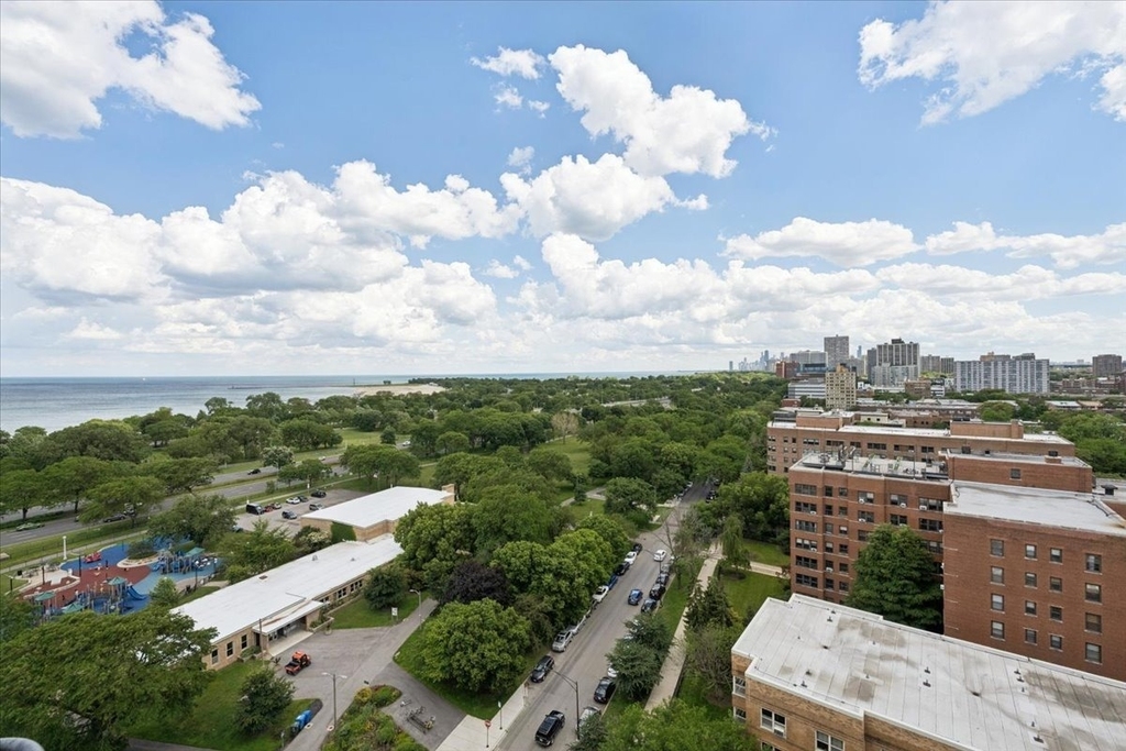 4950 N Marine Drive - Photo 18