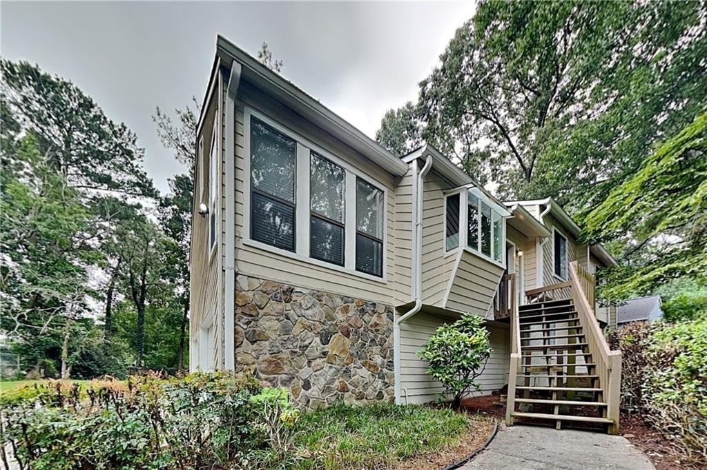 5142 Manitou Way - Photo 0