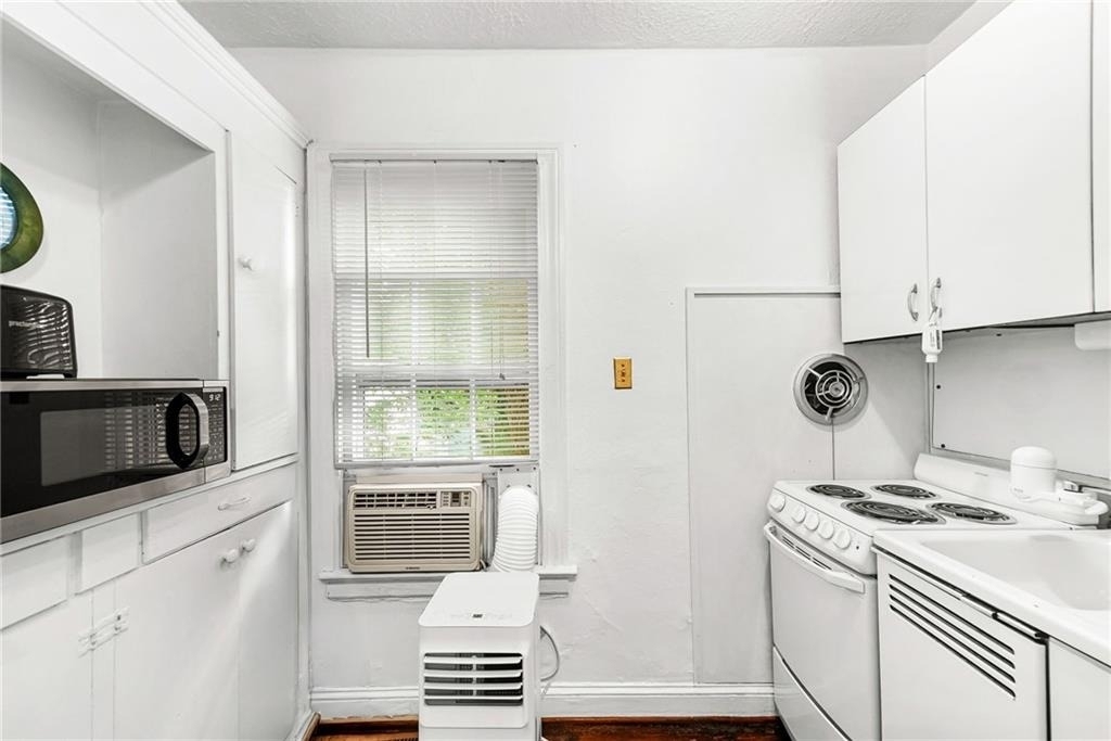 3635 Cantrell Road - Photo 5