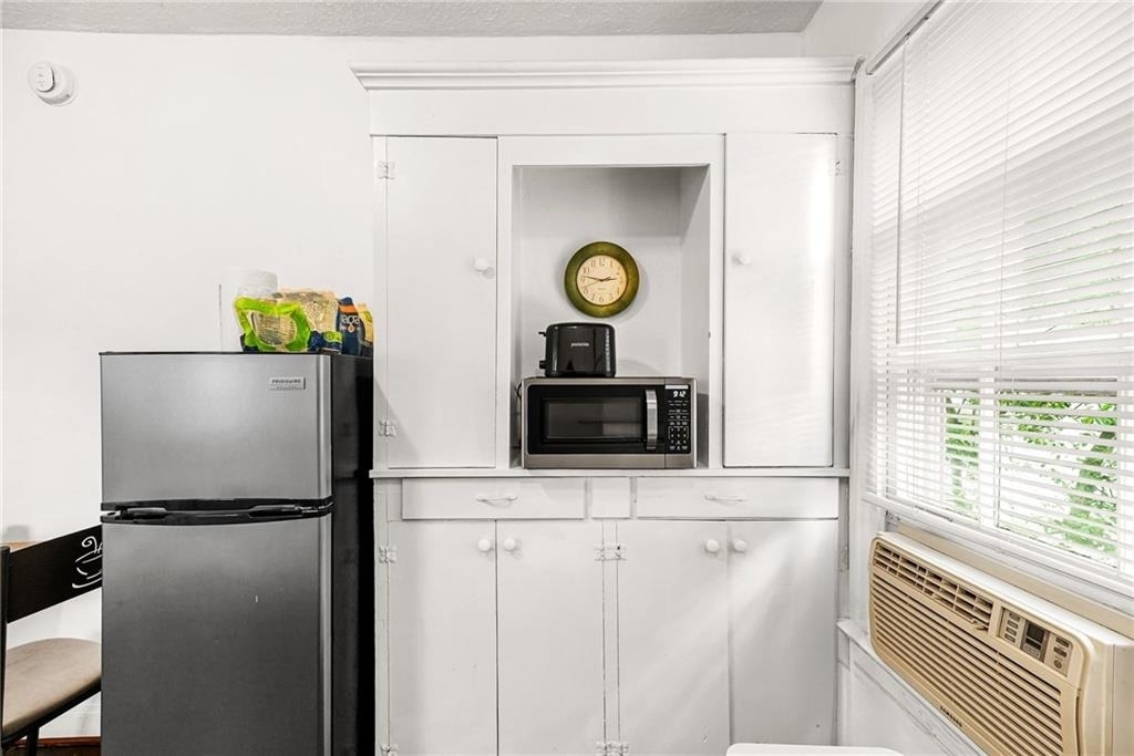 3635 Cantrell Road - Photo 4
