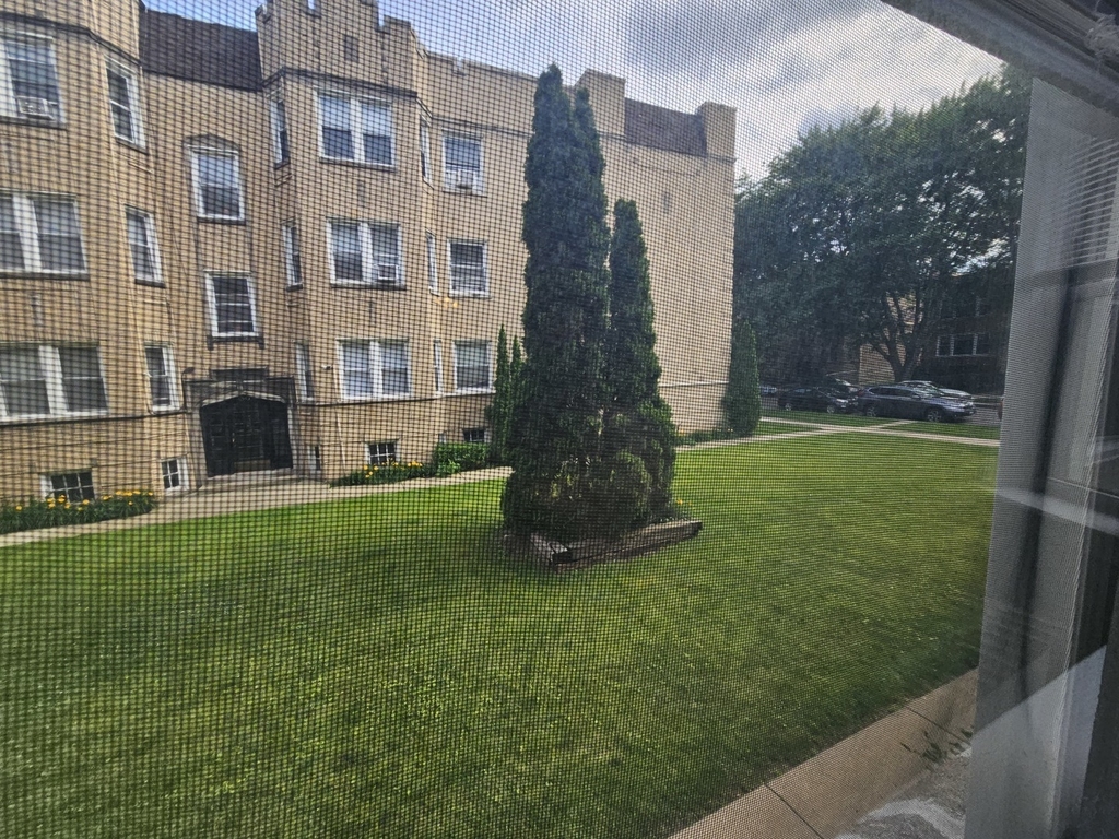 6551 N Francisco Avenue - Photo 5
