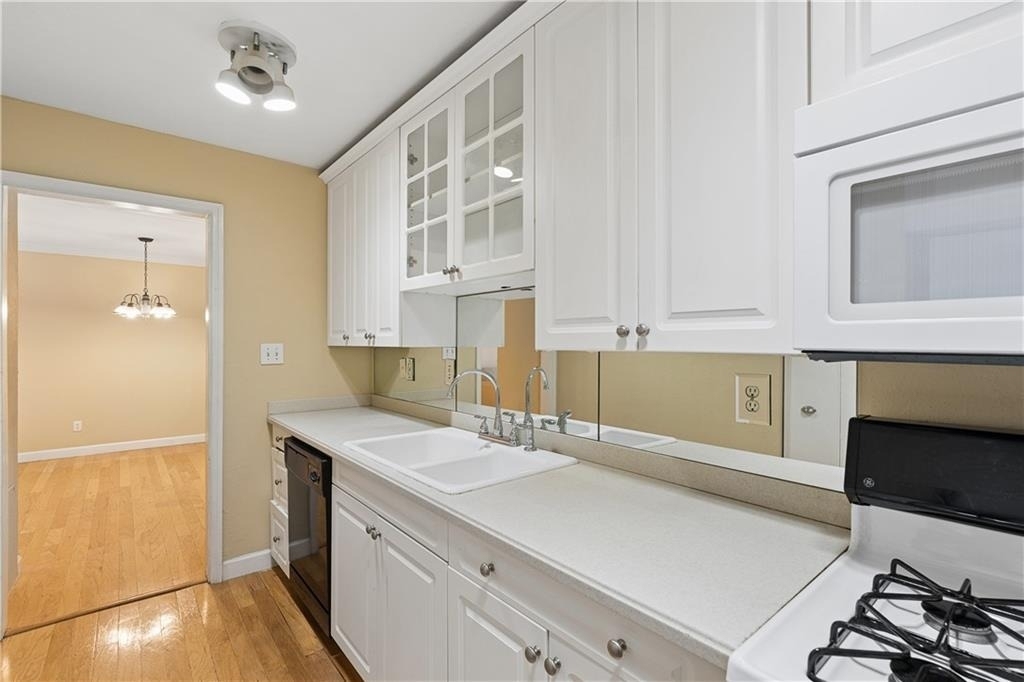 395 Pharr Road - Photo 8