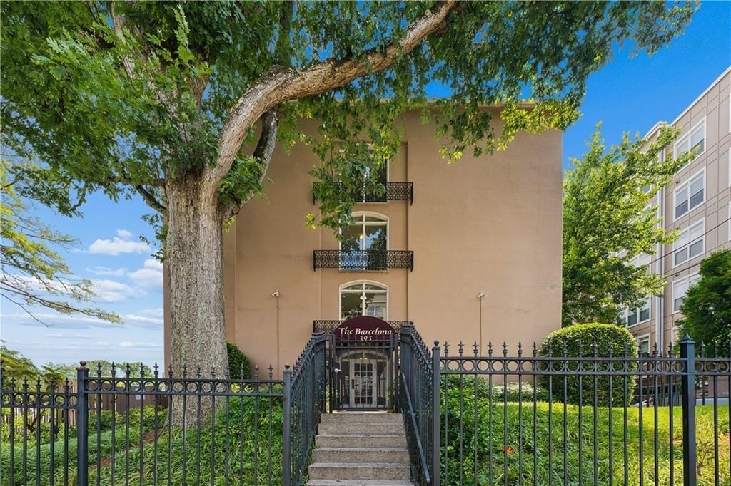 395 Pharr Road - Photo 0