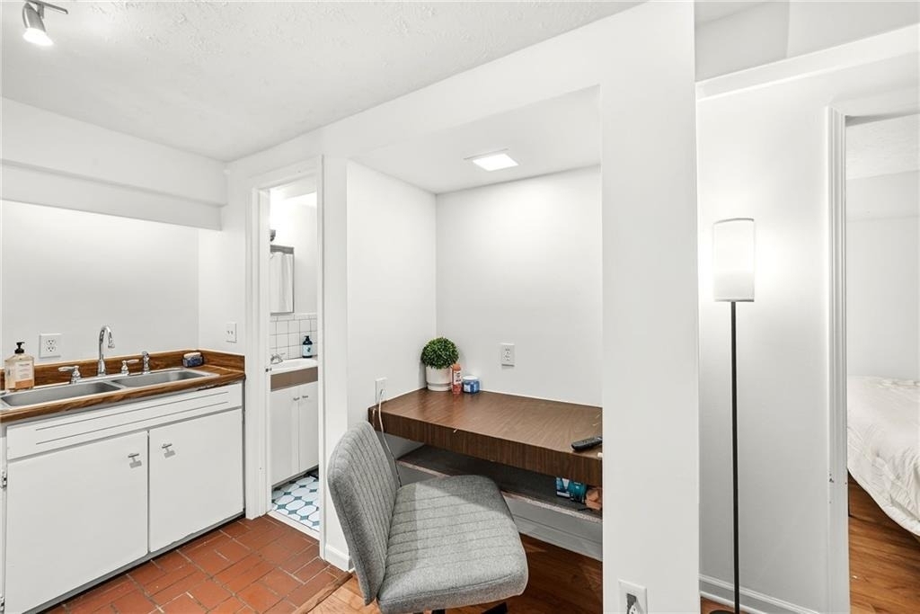 3635 Cantrell Road - Photo 5