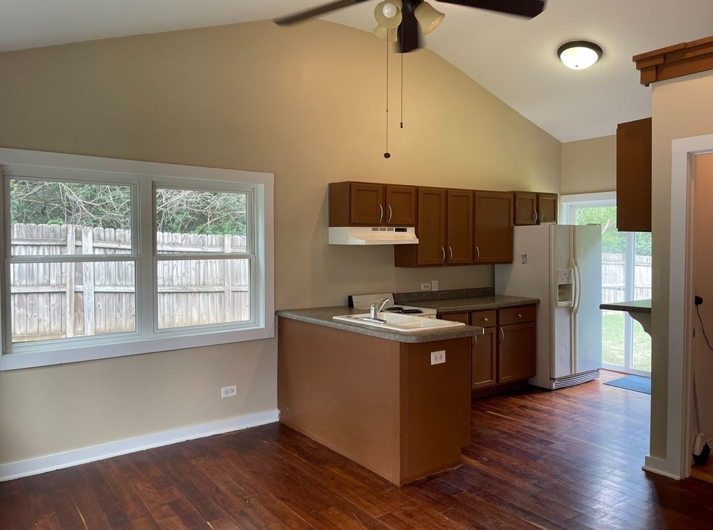 3004 Michael Street - Photo 4
