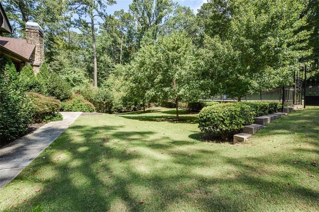 2210 Spalding Drive - Photo 13