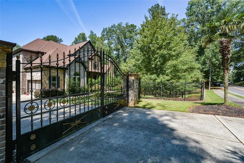 2210 Spalding Drive - Photo 1