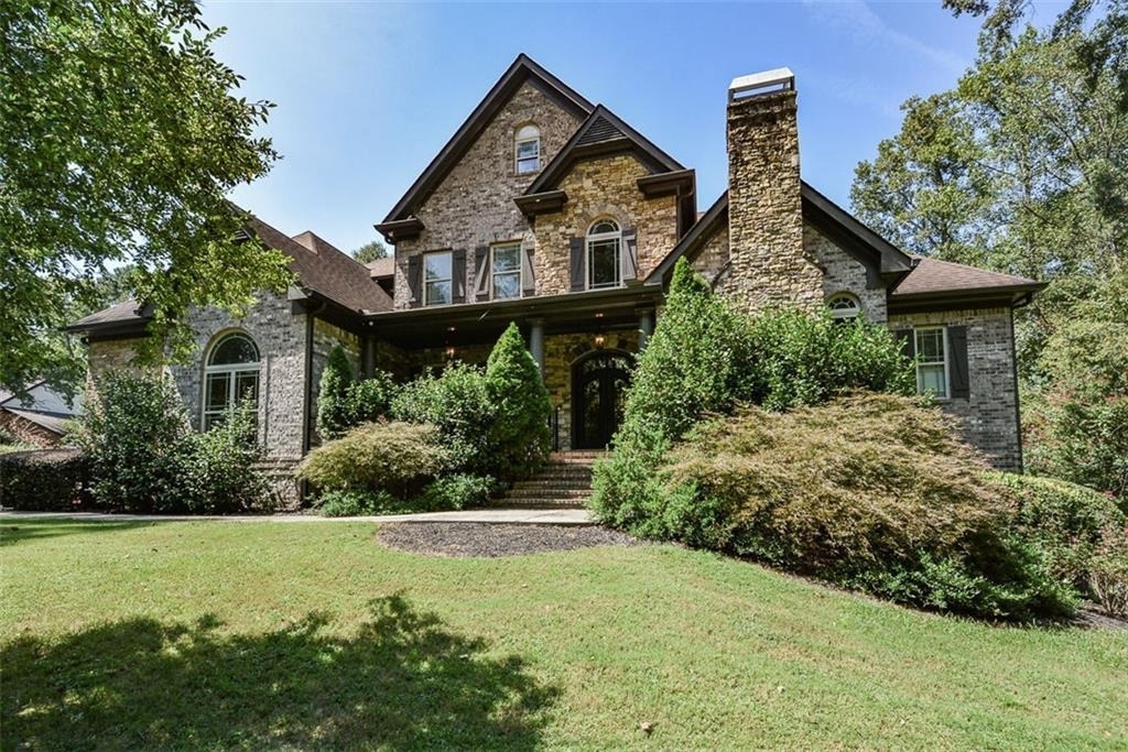 2210 Spalding Drive - Photo 2