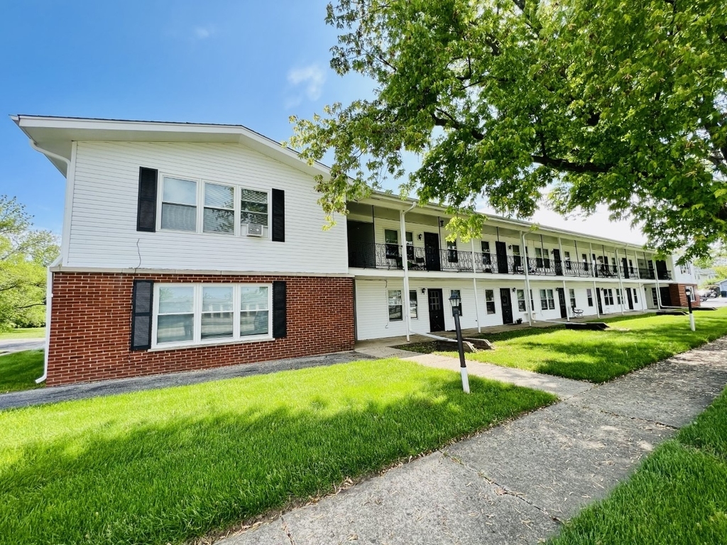 575 Berry Avenue - Photo 0