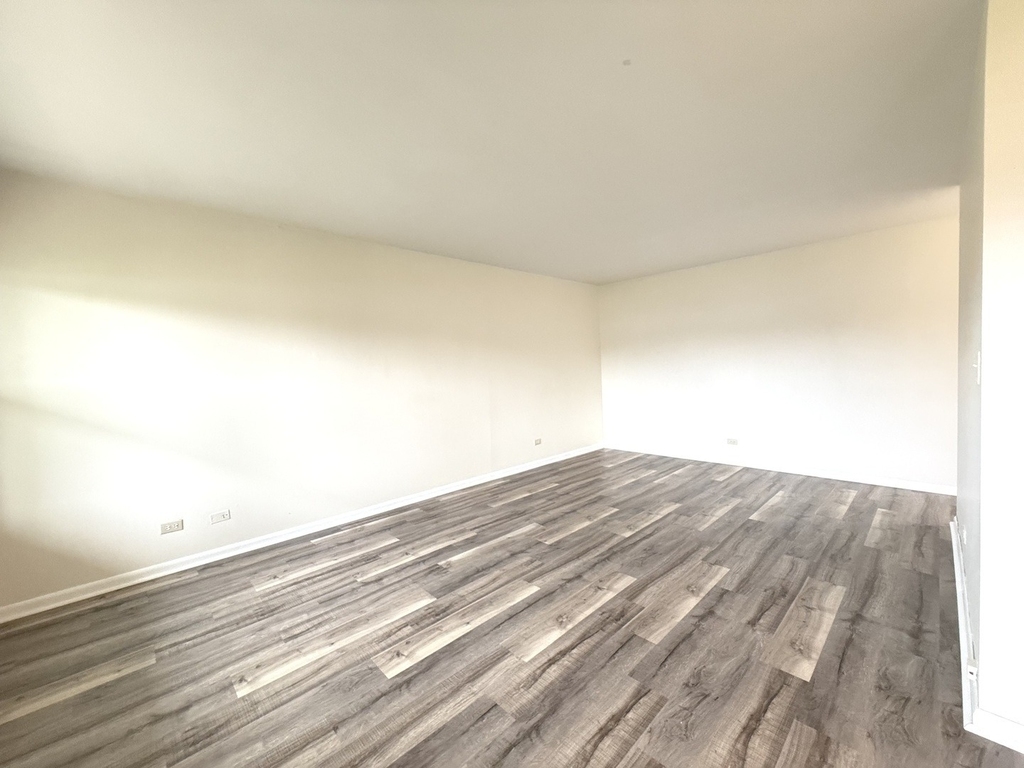 575 Berry Avenue - Photo 1