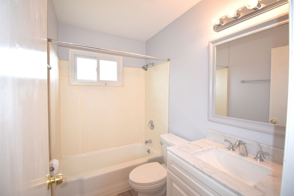 575 Berry Avenue - Photo 3