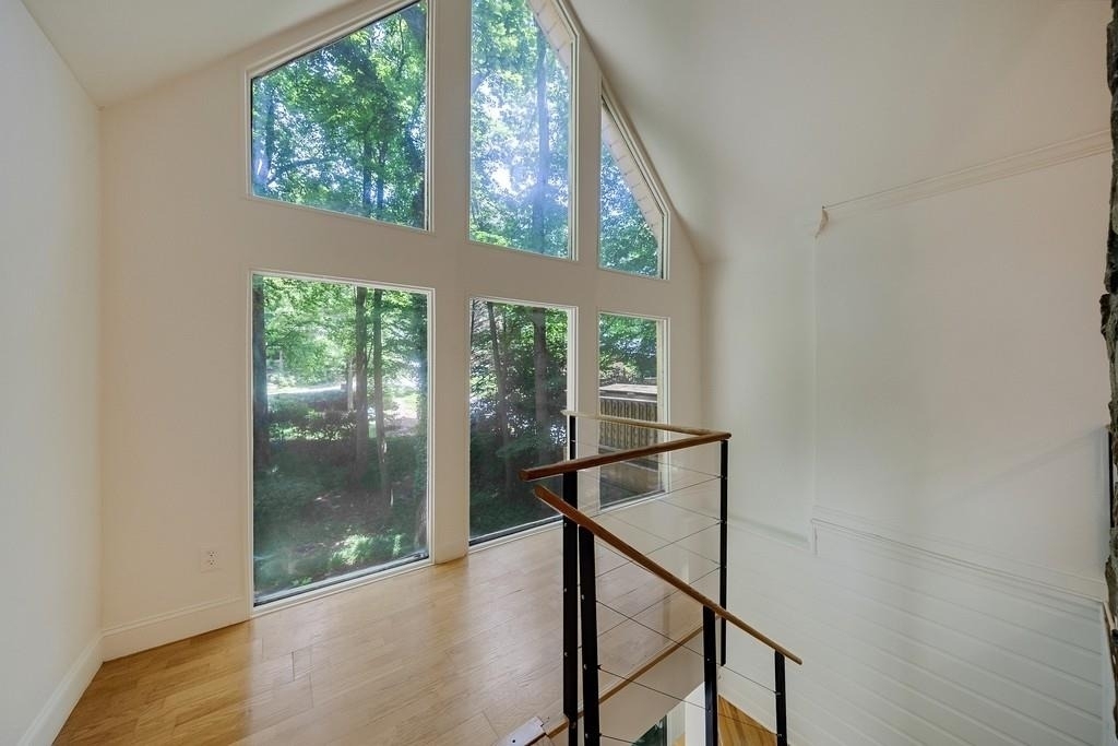 102 Vanessa Drive Se - Photo 9