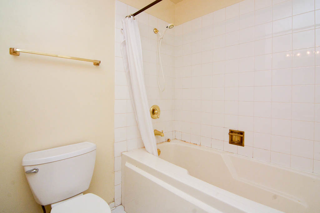 375 W Erie Street - Photo 16