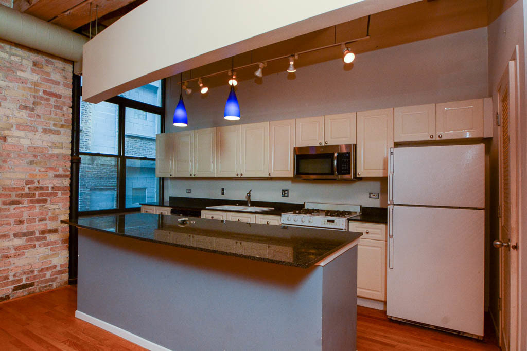 375 W Erie Street - Photo 2