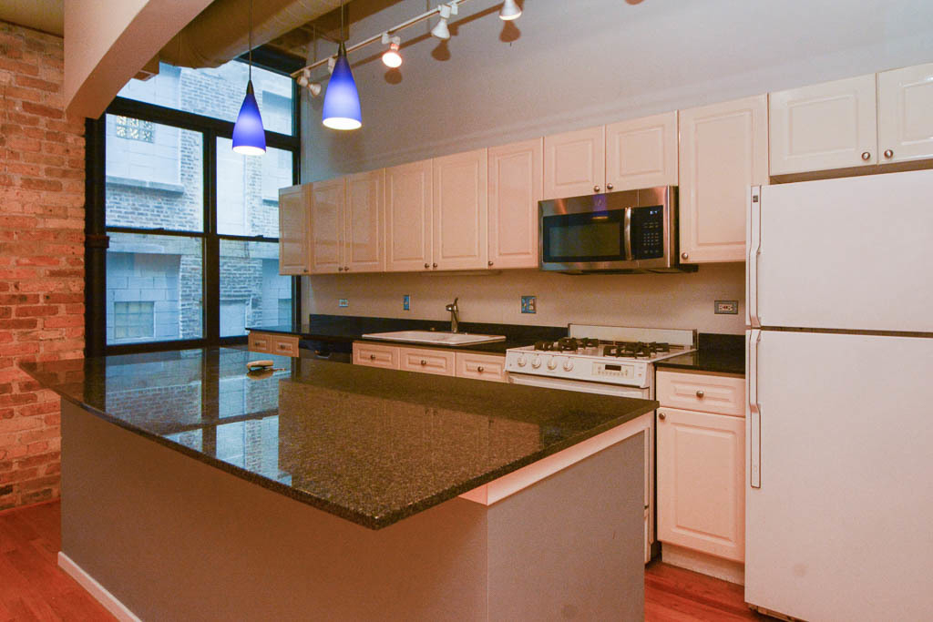 375 W Erie Street - Photo 6