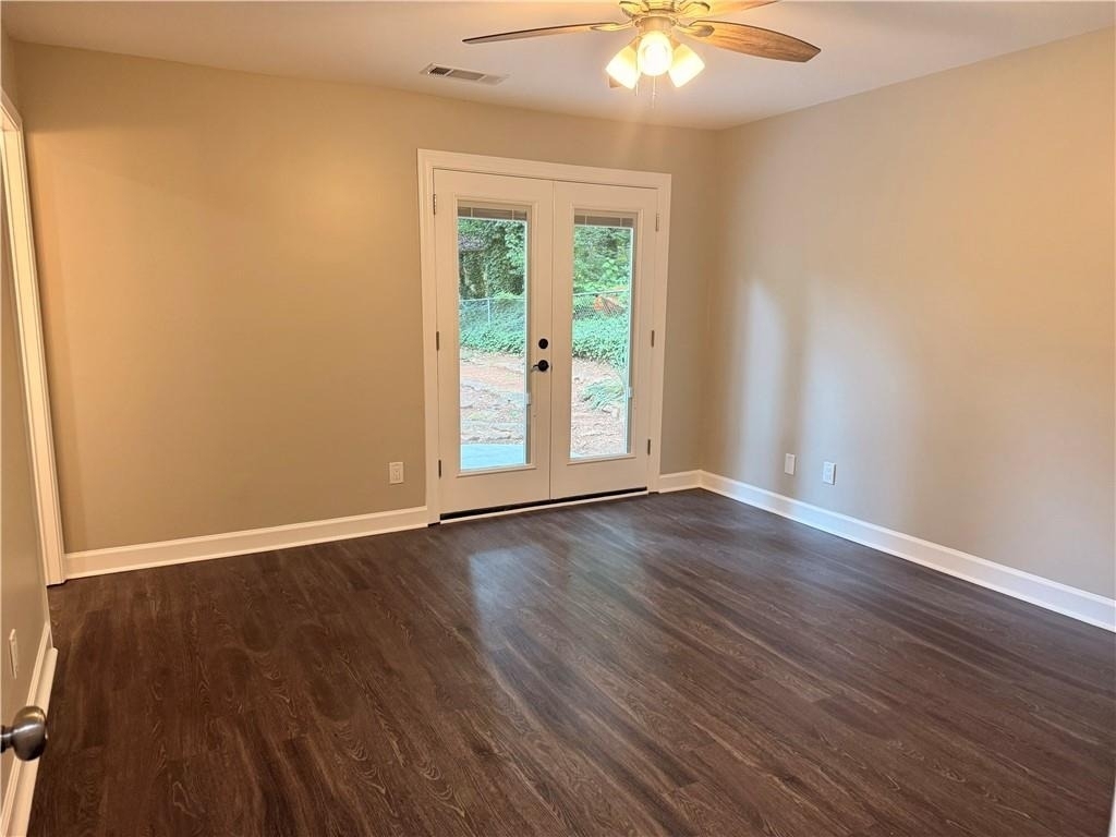1540 Spender Drive - Photo 2