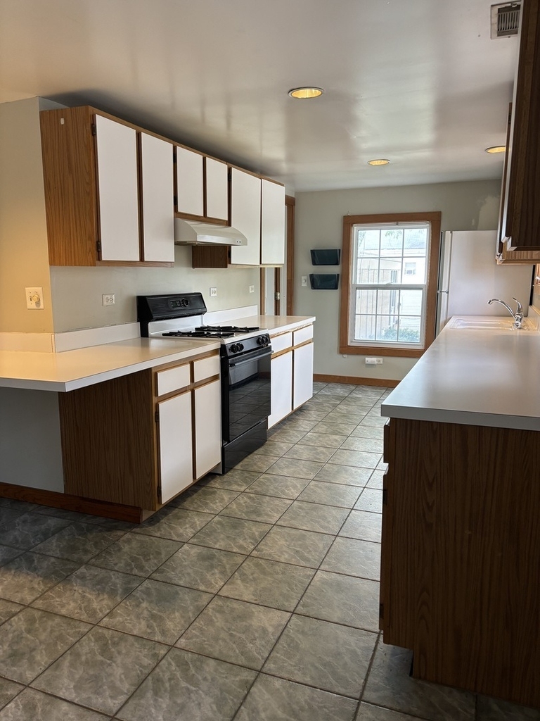 24136 W Lockport Street - Photo 4