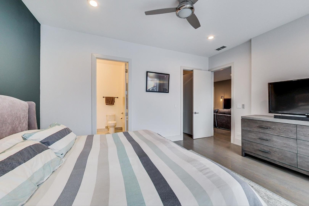 4042 N Pulaski Road - Photo 14
