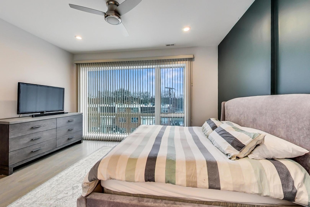 4042 N Pulaski Road - Photo 13