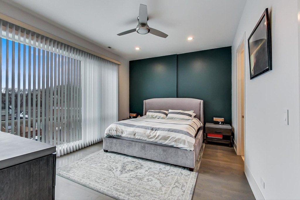 4042 N Pulaski Road - Photo 12