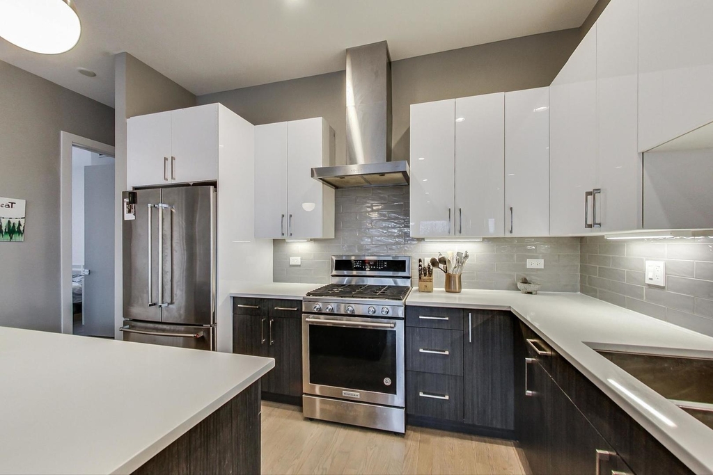 4042 N Pulaski Road - Photo 8