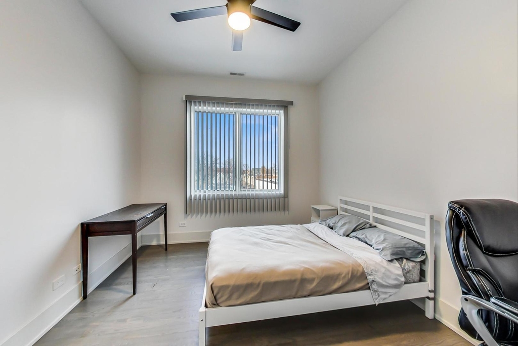 4042 N Pulaski Road - Photo 19