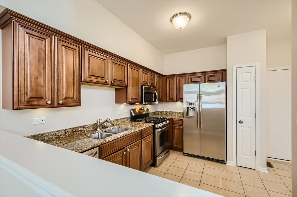 1 Charlotte Circle - Photo 2