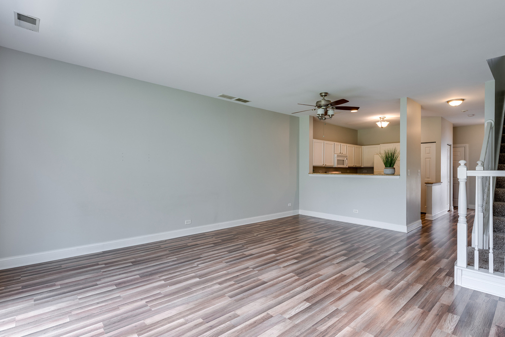 806 Woodewind Drive - Photo 2