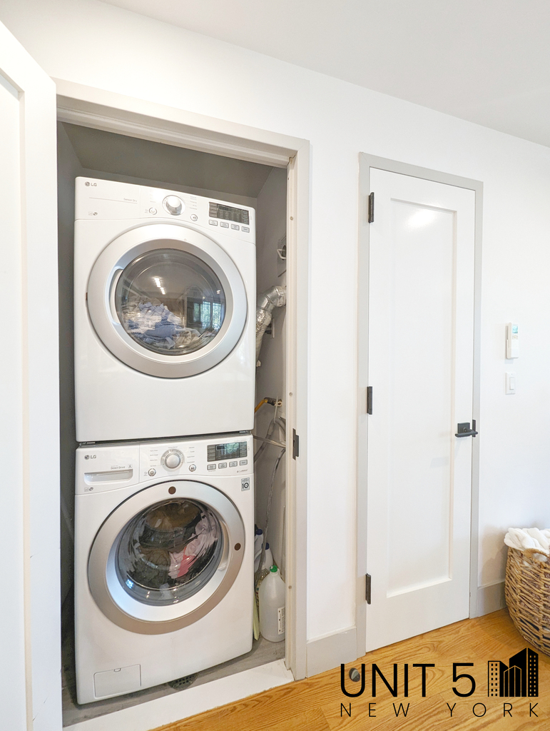 319 Graham Avenue - Photo 11