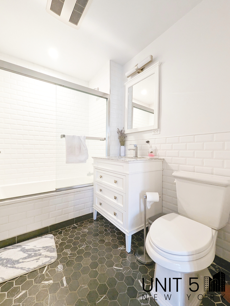 319 Graham Avenue - Photo 12