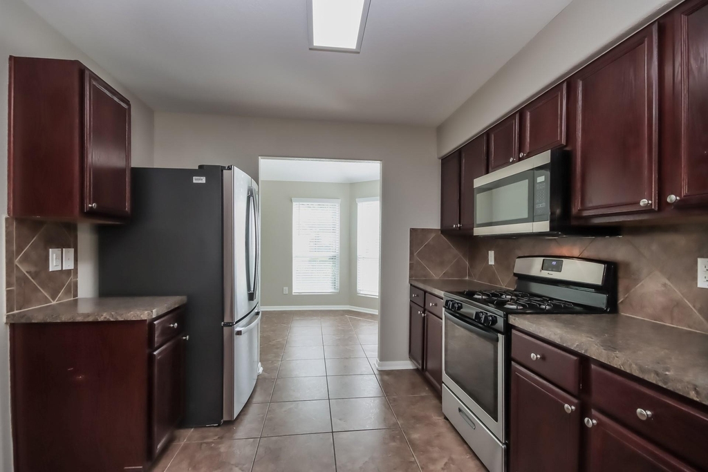 7215 Fox Scene Drive - Photo 4