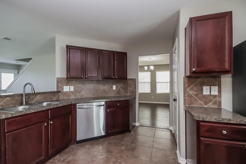7215 Fox Scene Drive - Photo 5