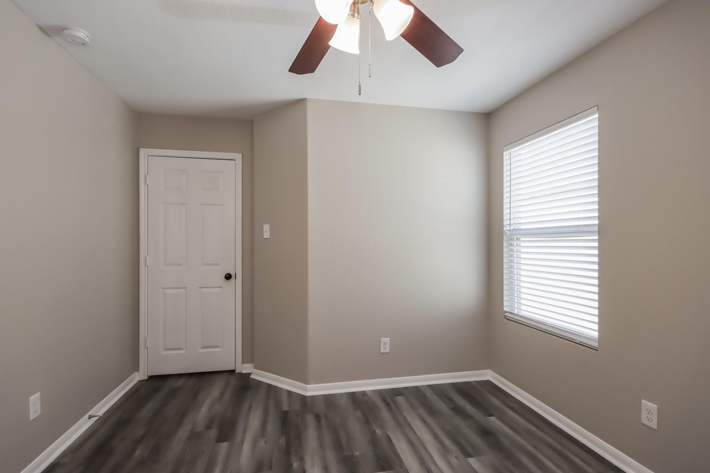 7215 Fox Scene Drive - Photo 9