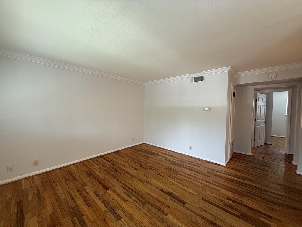 1530 Heights Boulevard - Photo 3
