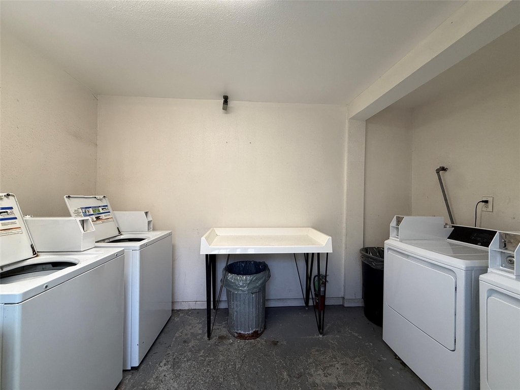 1530 Heights Boulevard - Photo 16