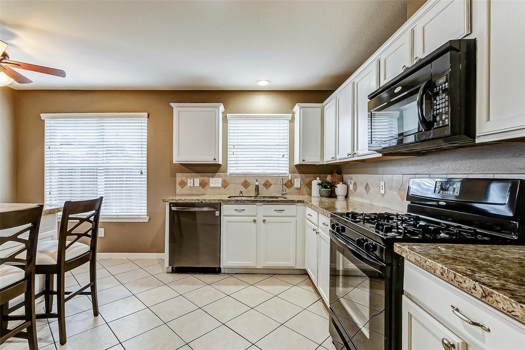 6303 Applewood Forest Drive - Photo 11