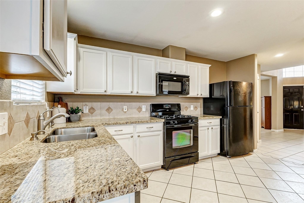 6303 Applewood Forest Drive - Photo 12