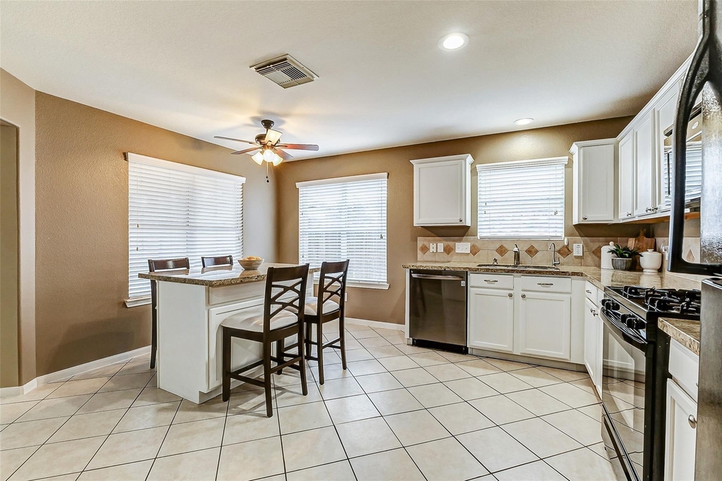 6303 Applewood Forest Drive - Photo 10
