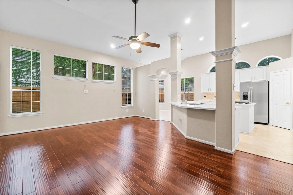 83 Terraglen Drive - Photo 5
