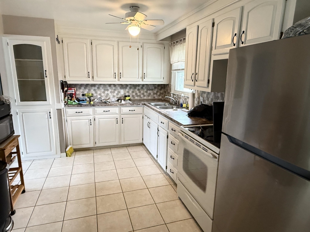 384 Huse - Photo 2